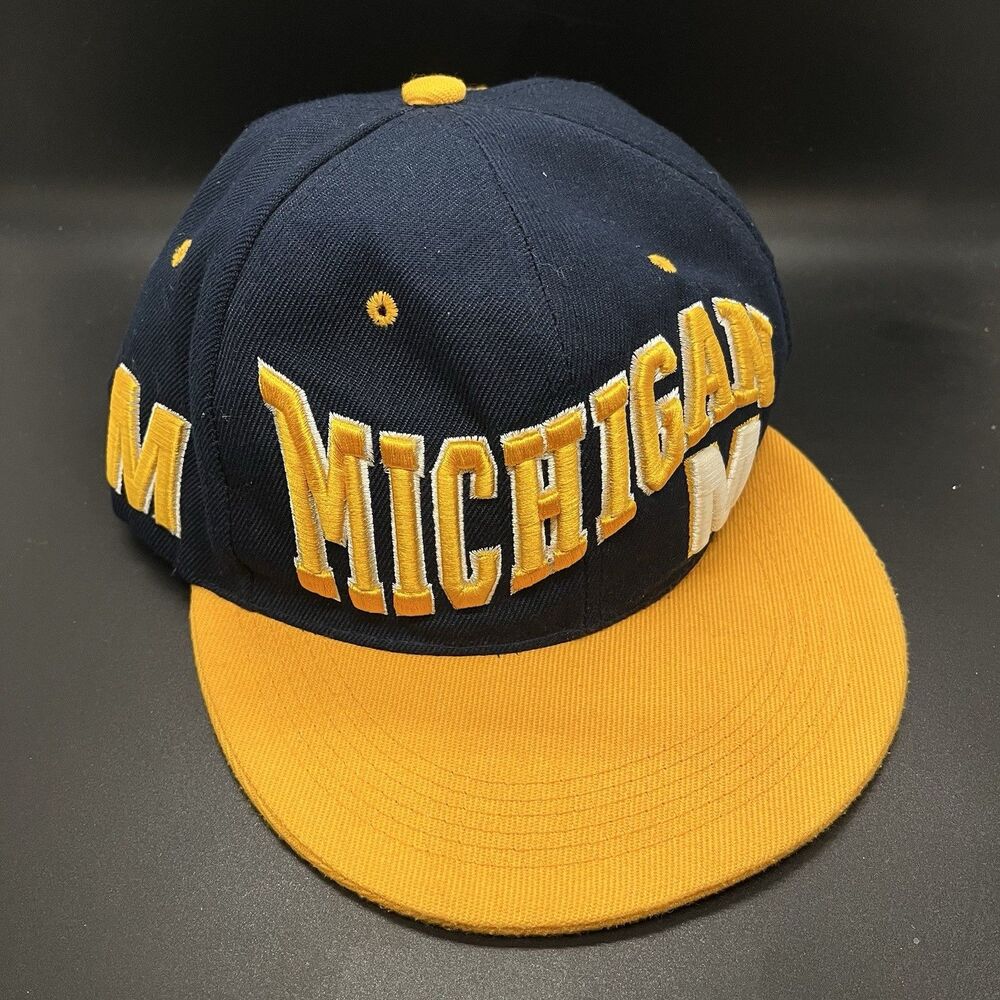 Vintage University Of Michigan UM Snap-Back Cap Hat Adjustable
